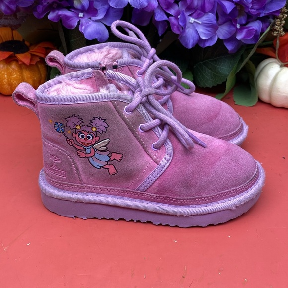 Ugg Boots SZ 7 11 T - Picture 2 of 7